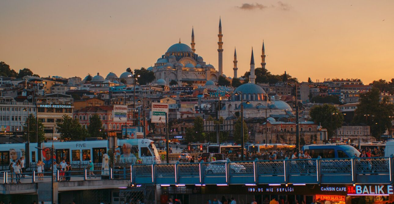 Istanbul kwa Siku Sita: Masjid, Bazaa na Mto Bosphorus 1 Istanbul kwa Siku Sita: Masjid, Bazaa na Mto Bosphorus